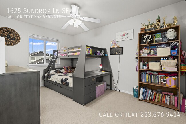 Building Photo - 1625 Sundrop Ln SE