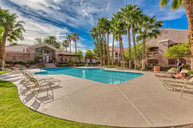 Building Photo - Mission Ridge Condos-Gorgeous 2nd Floor Un...