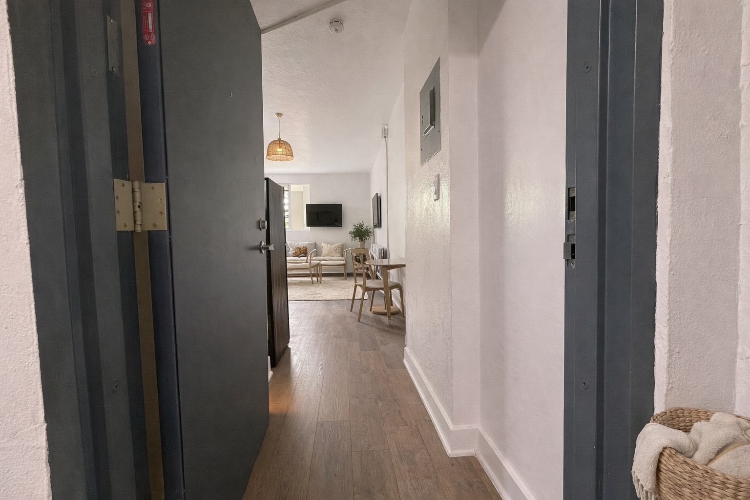 Building Photo - 132 SW 9th St