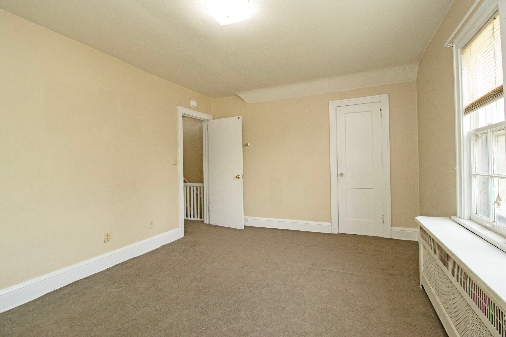 Building Photo - 815 5th Ave S