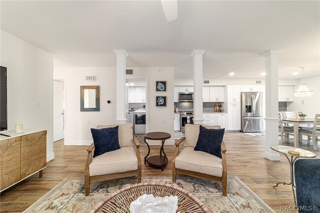 Building Photo - 11517 W Sandpiper Ct