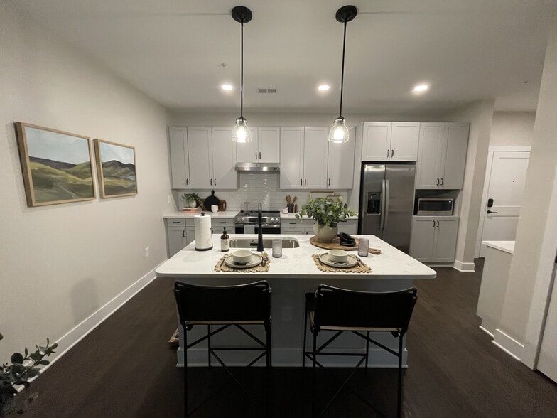 BellaAge Kitchen - BellaAge Hickory Active Adult 55+