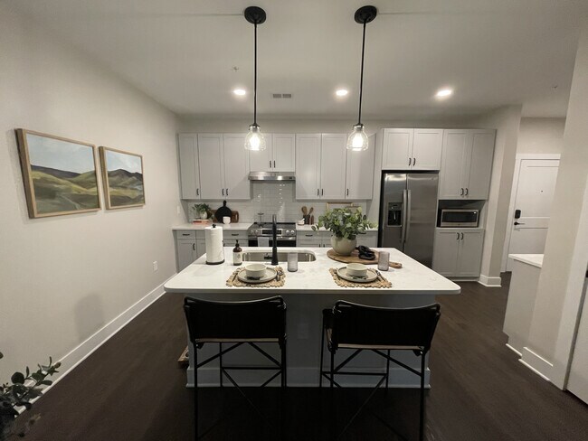 BellaAge Kitchen - BellaAge Hickory