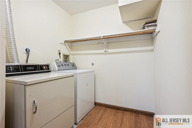 Building Photo - 1607 Aspen Dr