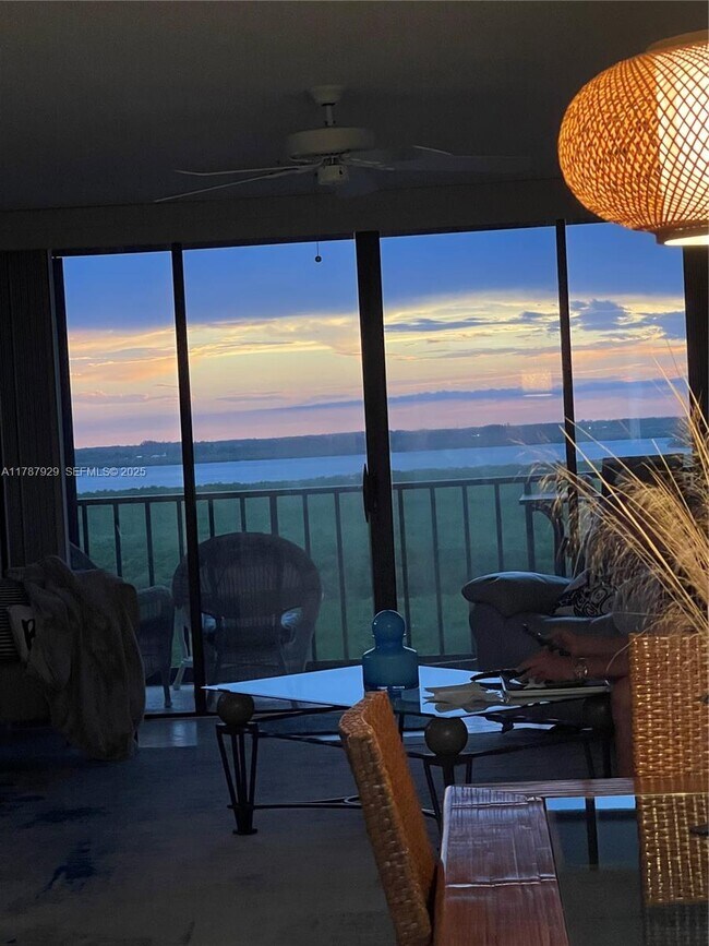 Building Photo - 5047 N Hwy A1A