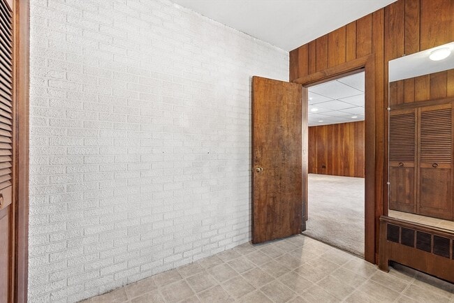 Building Photo - 300 Manet Ave