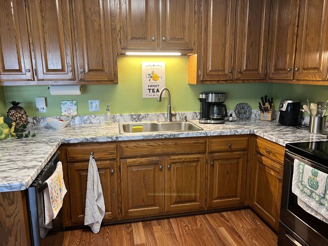 Building Photo - Charming Condo for Rent in River Plantatio...