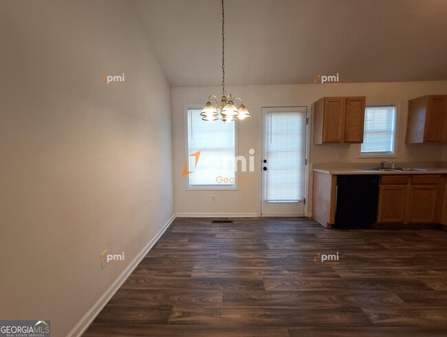 Building Photo - 6651 Breckenridge Dr