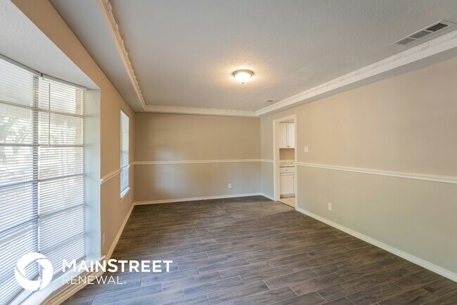 Building Photo - 217 Woodhaven Dr