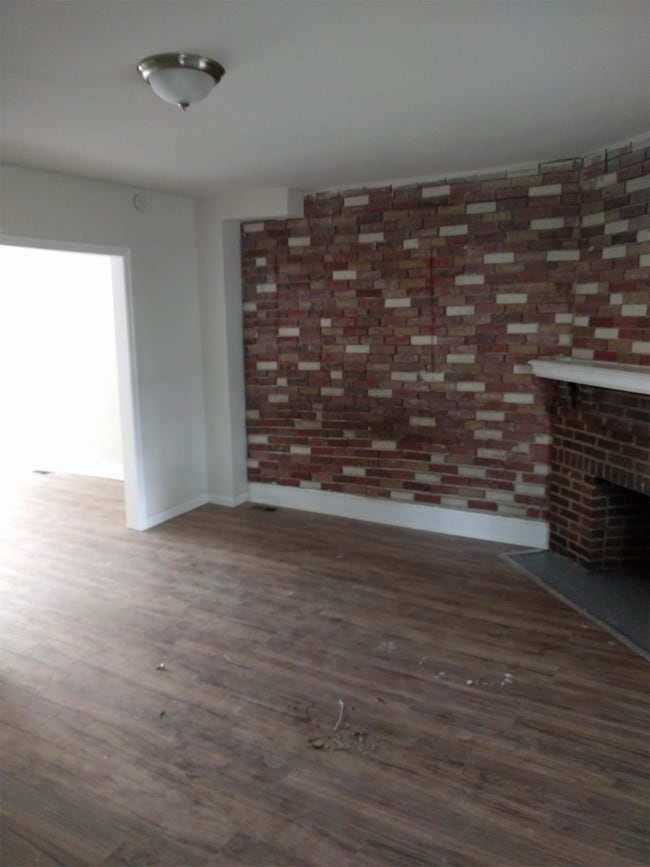 Building Photo - 724 E Price St