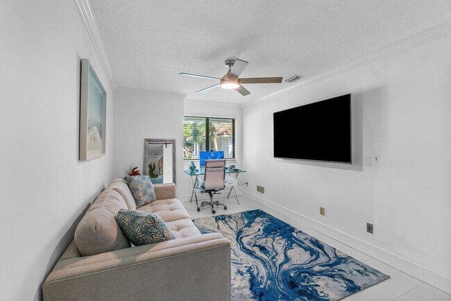 Building Photo - 50 Pelican Pointe Dr