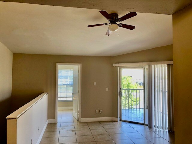 Building Photo - 150 Santa Clara Dr