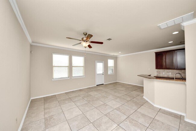 Building Photo - 6483 Calgary Woods Ln