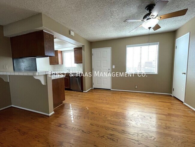 Building Photo - 2599 Walnut Ave