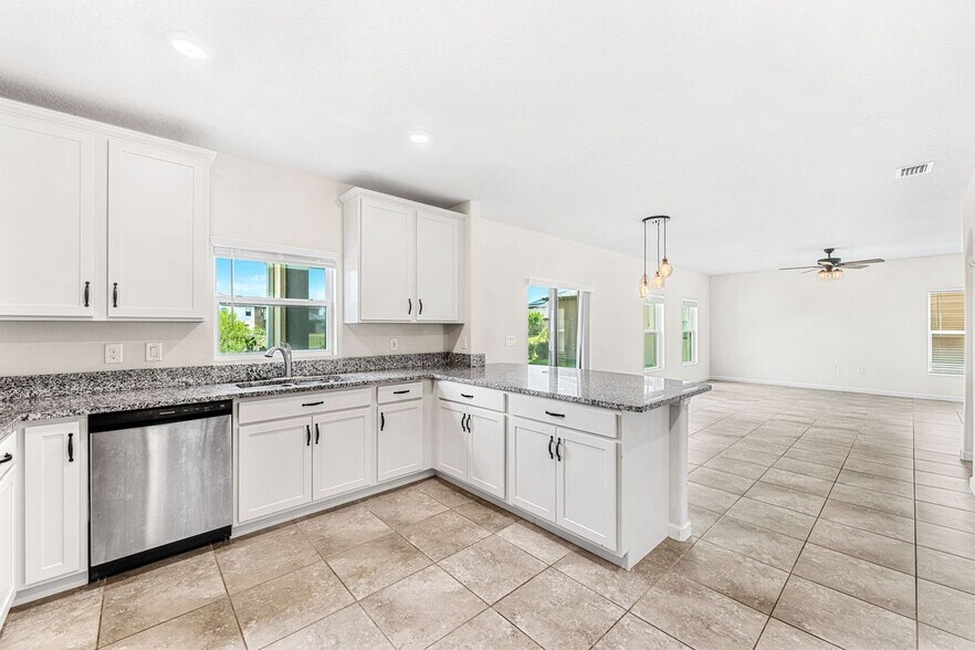 Building Photo - 4122 Moccasin Dr