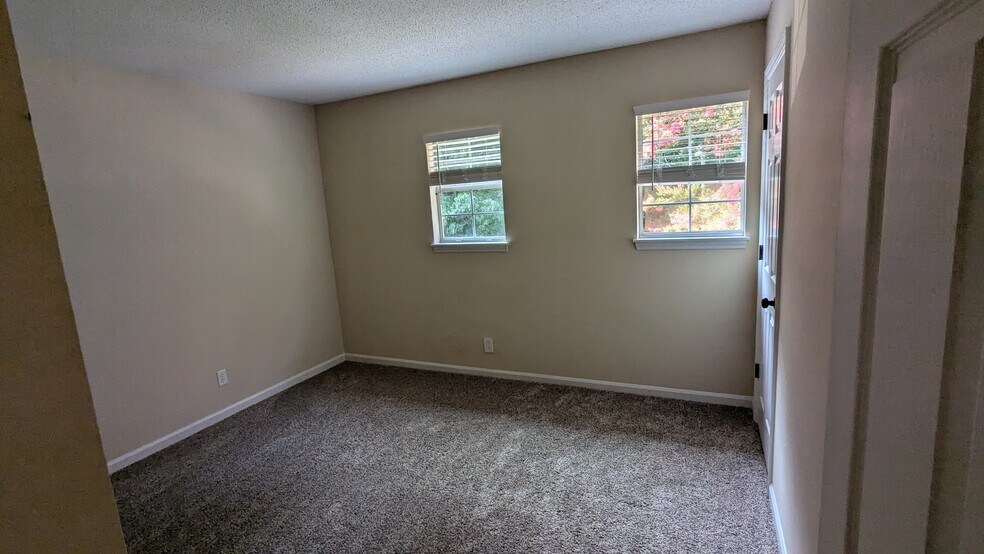 Building Photo - 2107 Alpine Rd