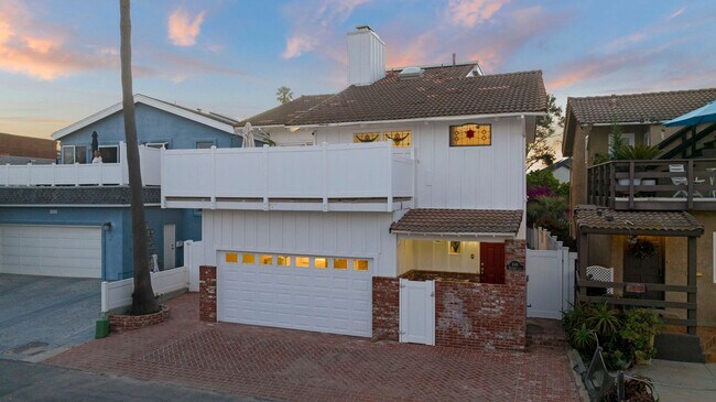 Building Photo - Ventura | Pierpont | 4 Bedroom + 3 Bathroom