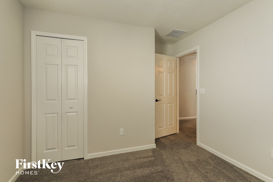 Building Photo - 84 Vicksburg Dr