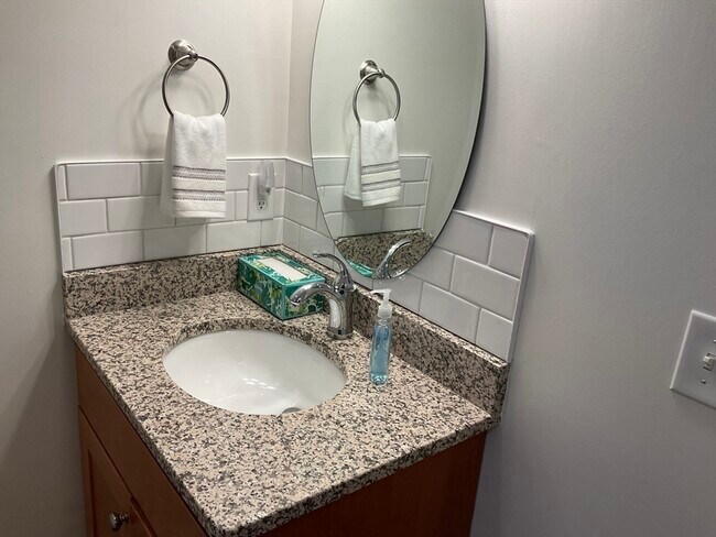 Building Photo - 52 Sanborn St