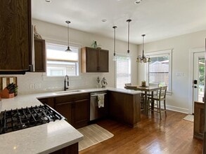 Building Photo - 107 W Ridgewood Ct