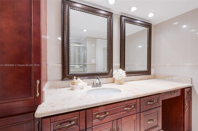 Building Photo - 2671 S Course Dr