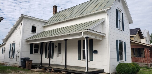 Primary Photo - 307 W Washington St