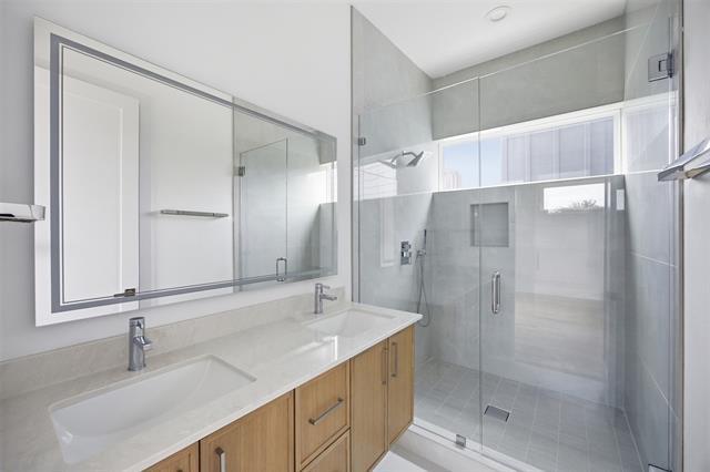 Building Photo - 4605 Belmont Ave