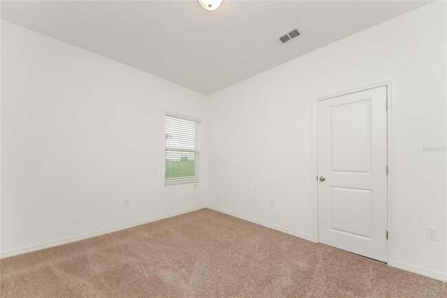 Building Photo - 214 Hidden Lk Lp