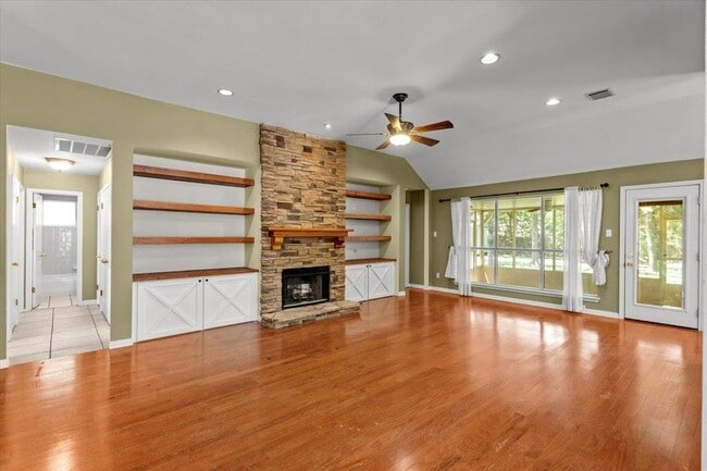 Building Photo - 10000 Brantley Bend