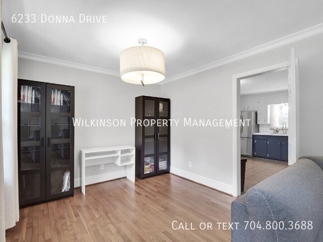 Building Photo - 6233 Donna Dr