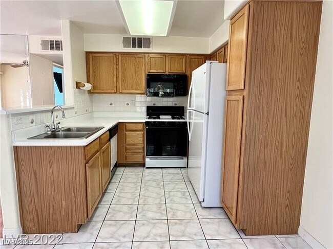 Building Photo - 3101 Casey Dr
