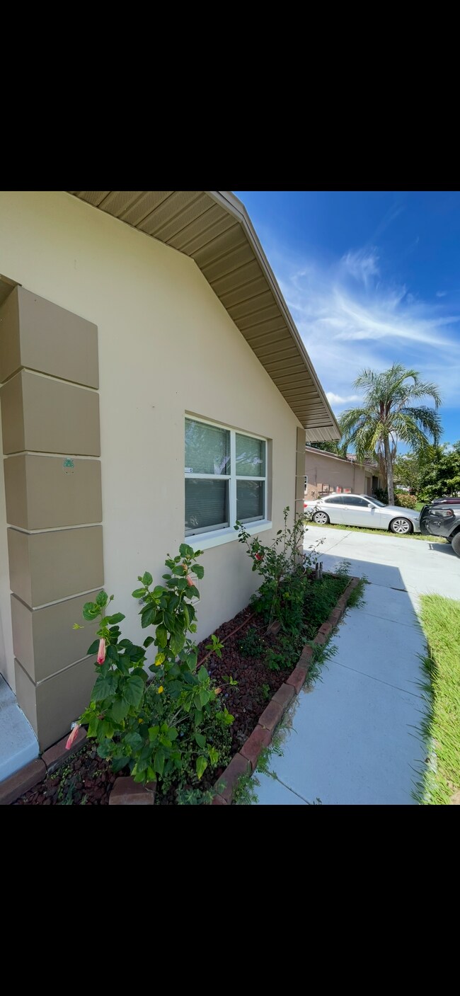 Building Photo - 1545 Foxridge Run SW