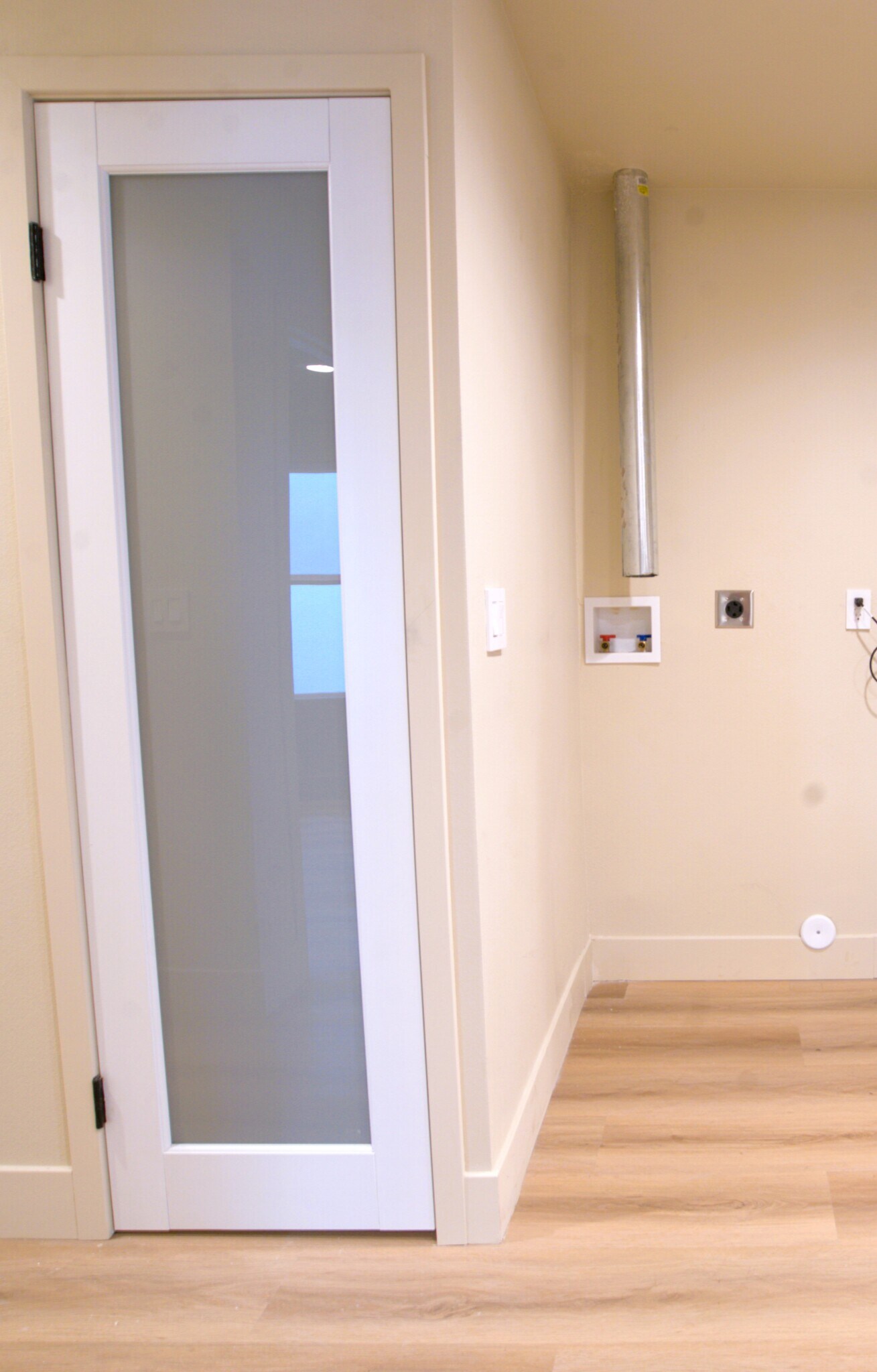 Storage and stackable washer/dryer hookup - 1123 E Ocean Blvd