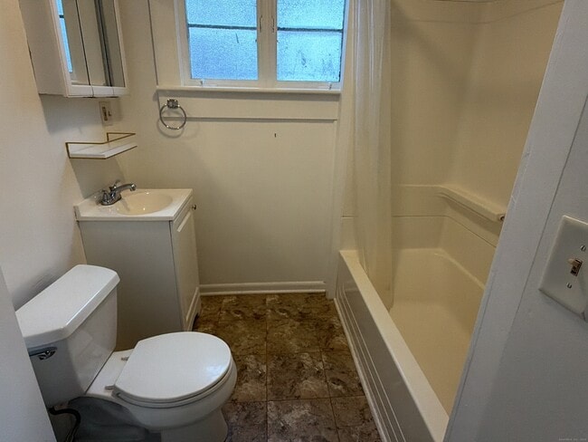 Building Photo - 184 Hoffman St