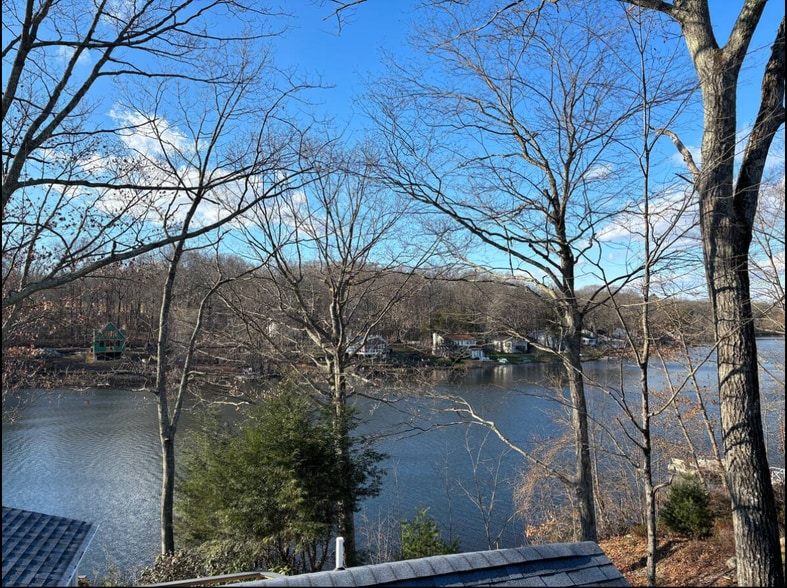 view - 3 Lakeside Dr