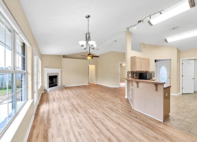 Building Photo - 9750 Parker Lake Cir