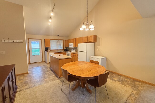 Building Photo - 1040/1044 4th St SE, Forest Lake, MN 55129 (duplex)