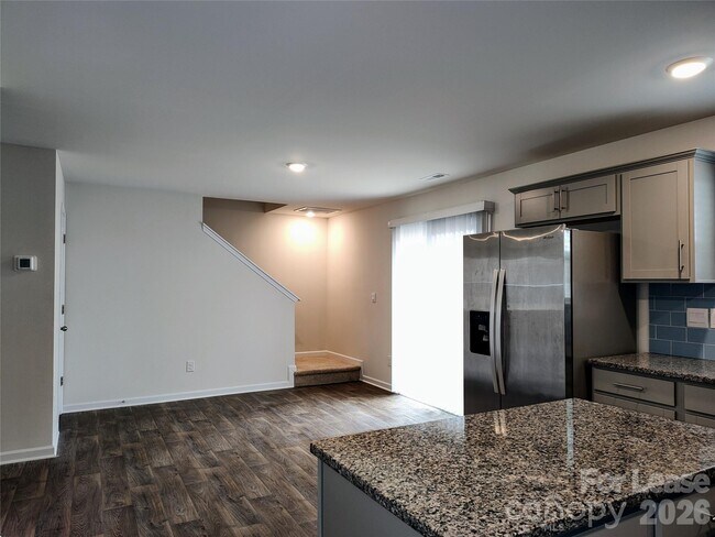 Building Photo - 2109 Allium Dr