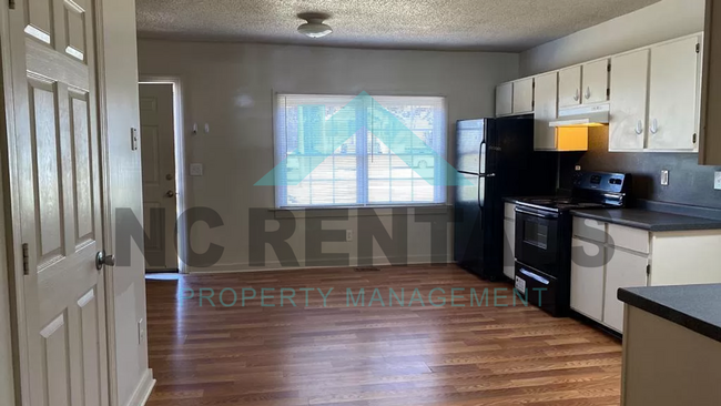 Building Photo - COMING SOON! Cozy 2-Bedroom Rental in High...