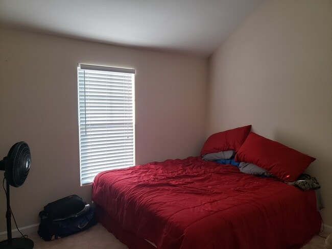 Building Photo - Unfurnished 3 Bedroom 2.5 bath home in The Landing at Mill Creek