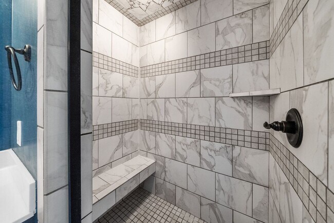Building Photo - Pet Friendly Four Bedroom!