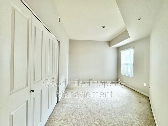 Building Photo - 253 Tenth Ave