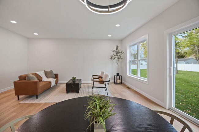 Building Photo - 614 6th St NW