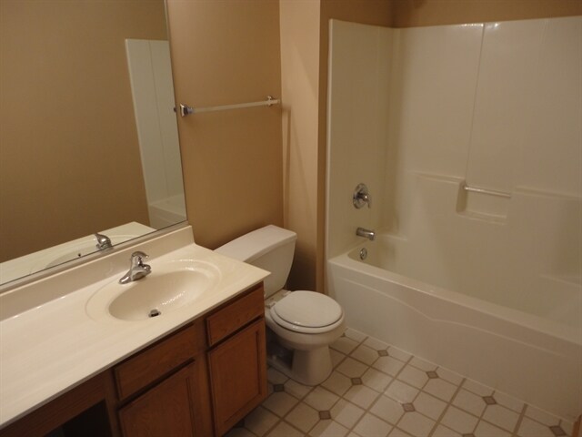 Building Photo - 1319 Roth Dr