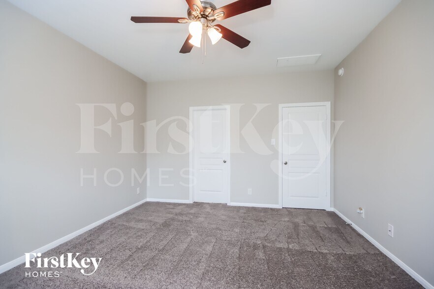 Building Photo - 10002 Chase Ct