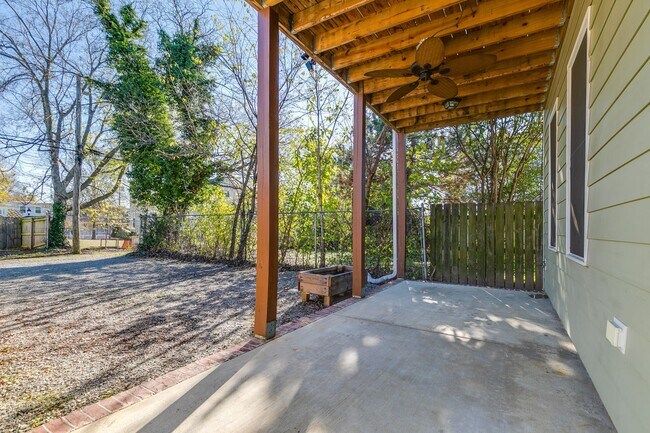 Building Photo - 821 N. 24th. St