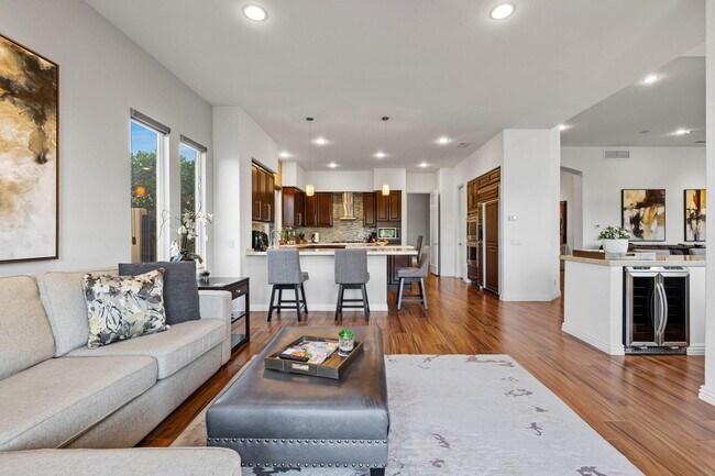 Building Photo - 704 Mission Creek Dr