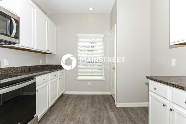Building Photo - 5 Bedroom Pet-Friendly Home in Magnolia, TX with Main Street Renewal