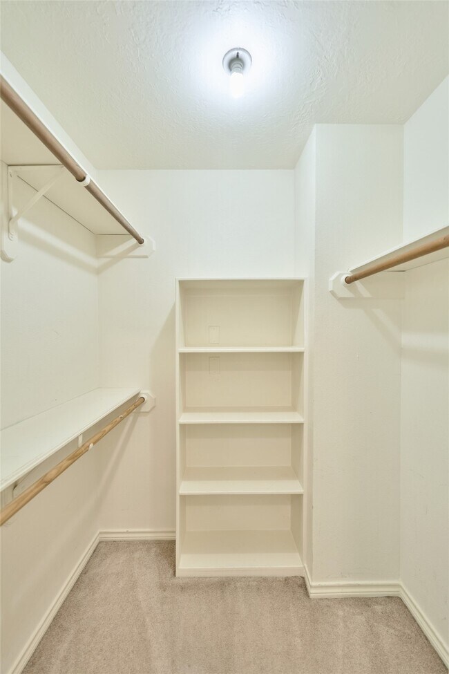 Building Photo - 6 Glen Canyon Pl