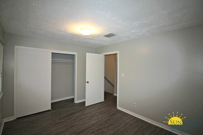 Building Photo - Nice 2 Bedroom Townhouse in Fort Walton